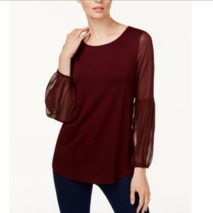 ⭐️⭐️NWT⭐️⭐️ Vince Camuto chiffon sleeve top cherry